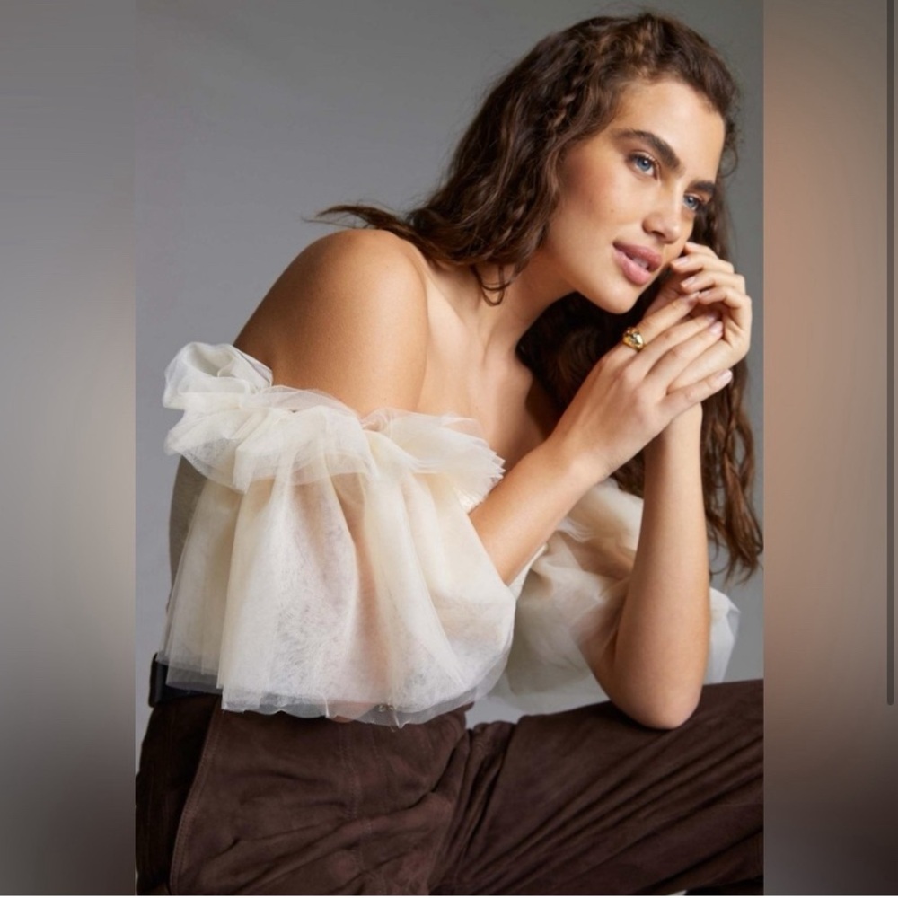 🆕ANTHROPOLOGIE SUNDAY IN BROOKLYN Crème Tulle Off The Shoulder Top.